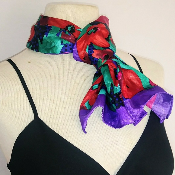 💜 Floral Silky Scarf #hundredsofscarves - Picture 4 of 4